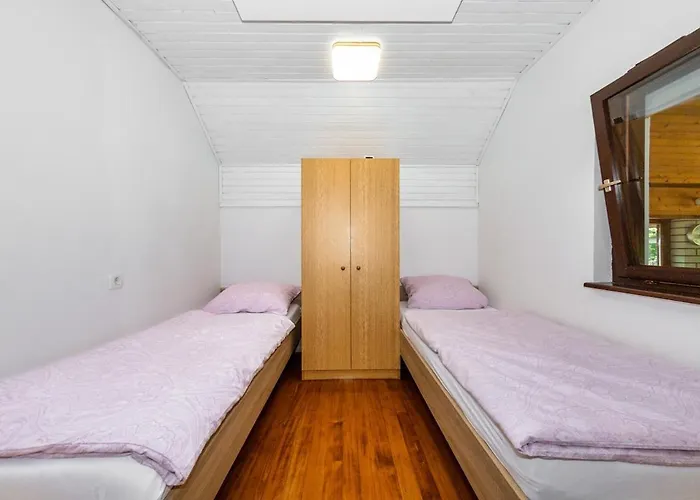 Apartment Near River Kolpa, Vineyards,top Location. Adlesici