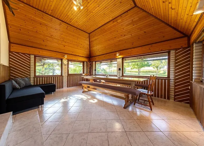 Near River Kolpa, Vineyards,top Location. Apartment Adlesici